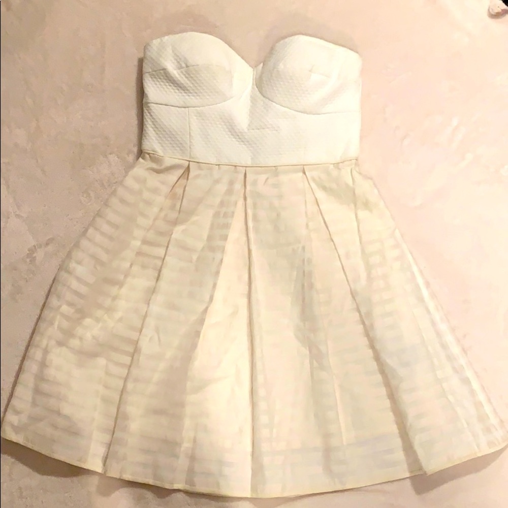 strapless dress